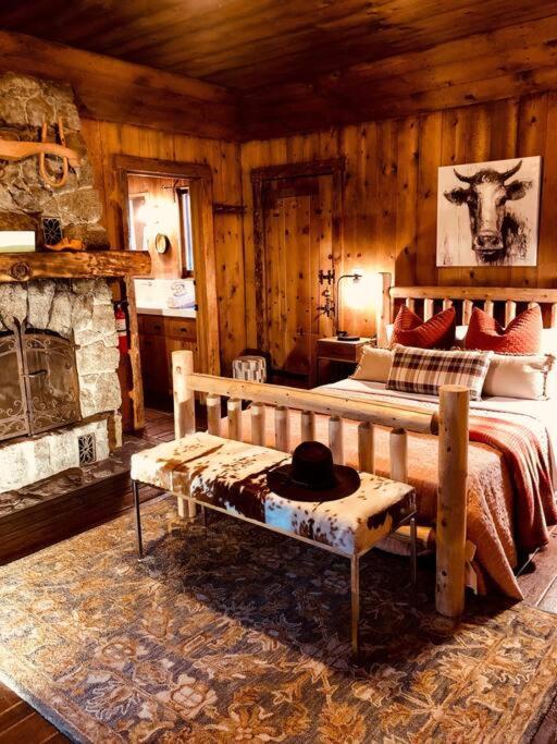 The Lodge At 11 Chimneys Idyllwild Bagian luar foto