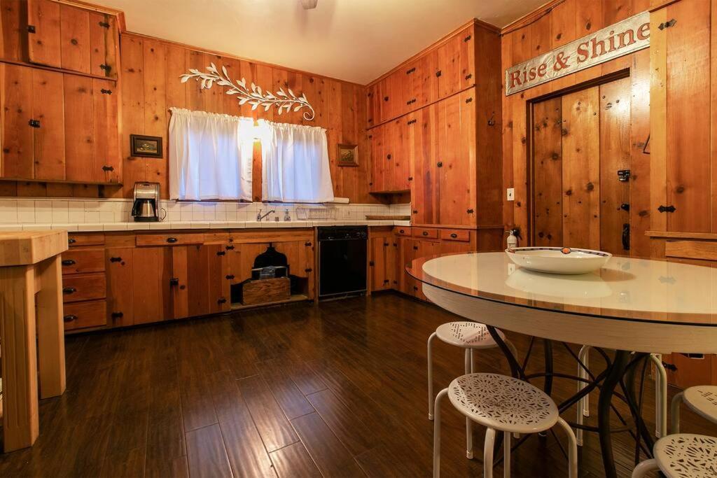 The Lodge At 11 Chimneys Idyllwild Bagian luar foto