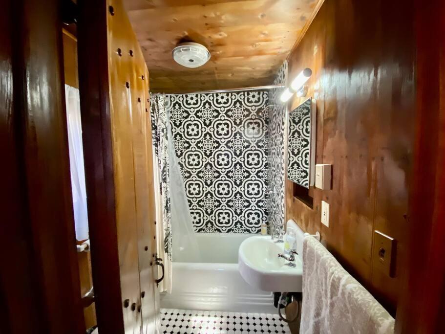 The Lodge At 11 Chimneys Idyllwild Bagian luar foto